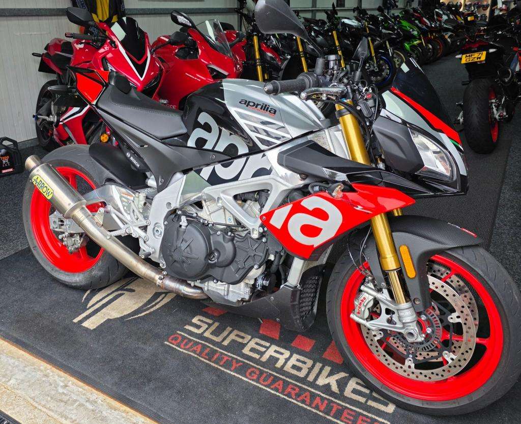 A 2019 APRILIA TUONO V4 1100 FACTORY A 2019 APRILIA TUONO V4 1100 FACTORY