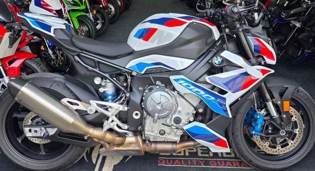 A 2023 BMW M 1000 R A 2023 BMW M 1000 R