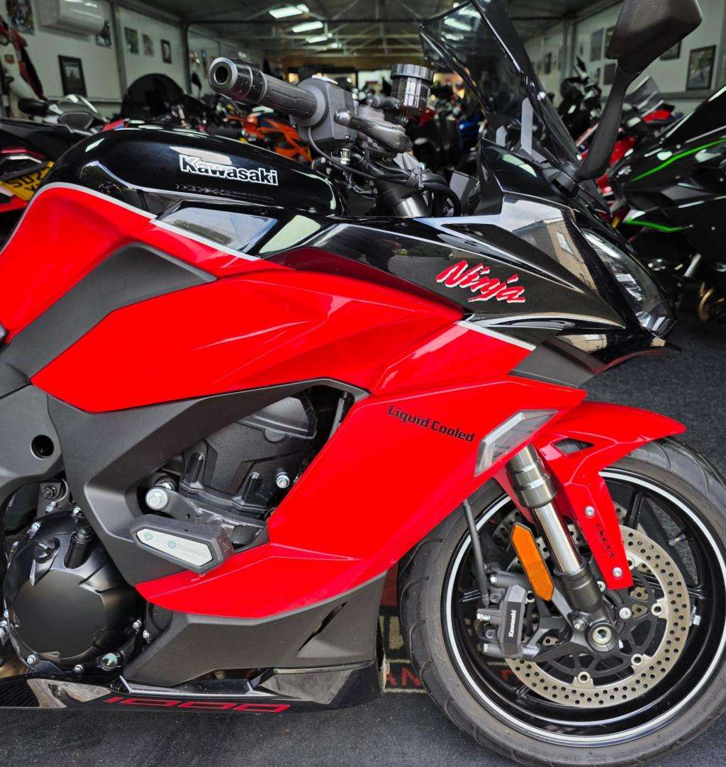 A 2024 KAWASAKI NINJA 1000 SX Zx 1002 Krfbn 40th Anniversary A 2024 KAWASAKI NINJA 1000 SX Zx 1002 Krfbn 40th Anniversary