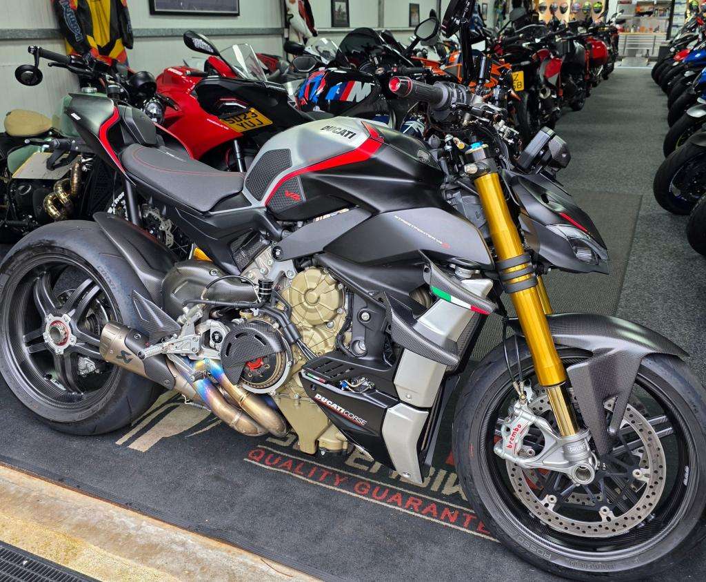 A 2022 DUCATI STREETFIGHTER V4 SP Streetfighter V4 A 2022 DUCATI STREETFIGHTER V4 SP Streetfighter V4