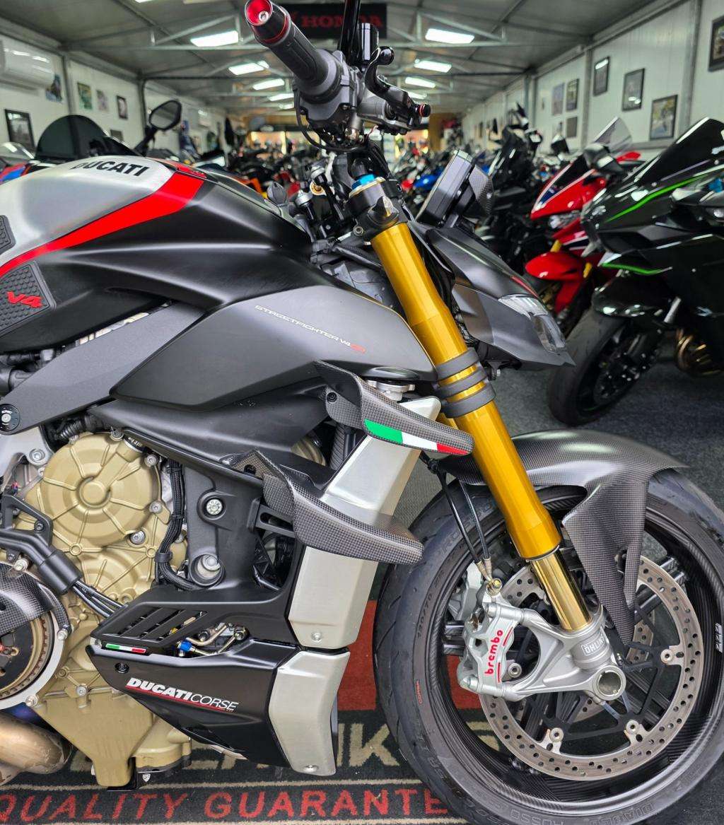 A 2022 DUCATI STREETFIGHTER V4 SP Streetfighter V4 A 2022 DUCATI STREETFIGHTER V4 SP Streetfighter V4