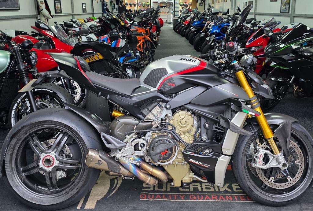 A 2022 DUCATI STREETFIGHTER V4 SP Streetfighter V4 A 2022 DUCATI STREETFIGHTER V4 SP Streetfighter V4