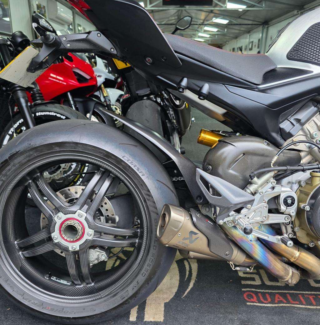 A 2022 DUCATI STREETFIGHTER V4 SP Streetfighter V4 A 2022 DUCATI STREETFIGHTER V4 SP Streetfighter V4