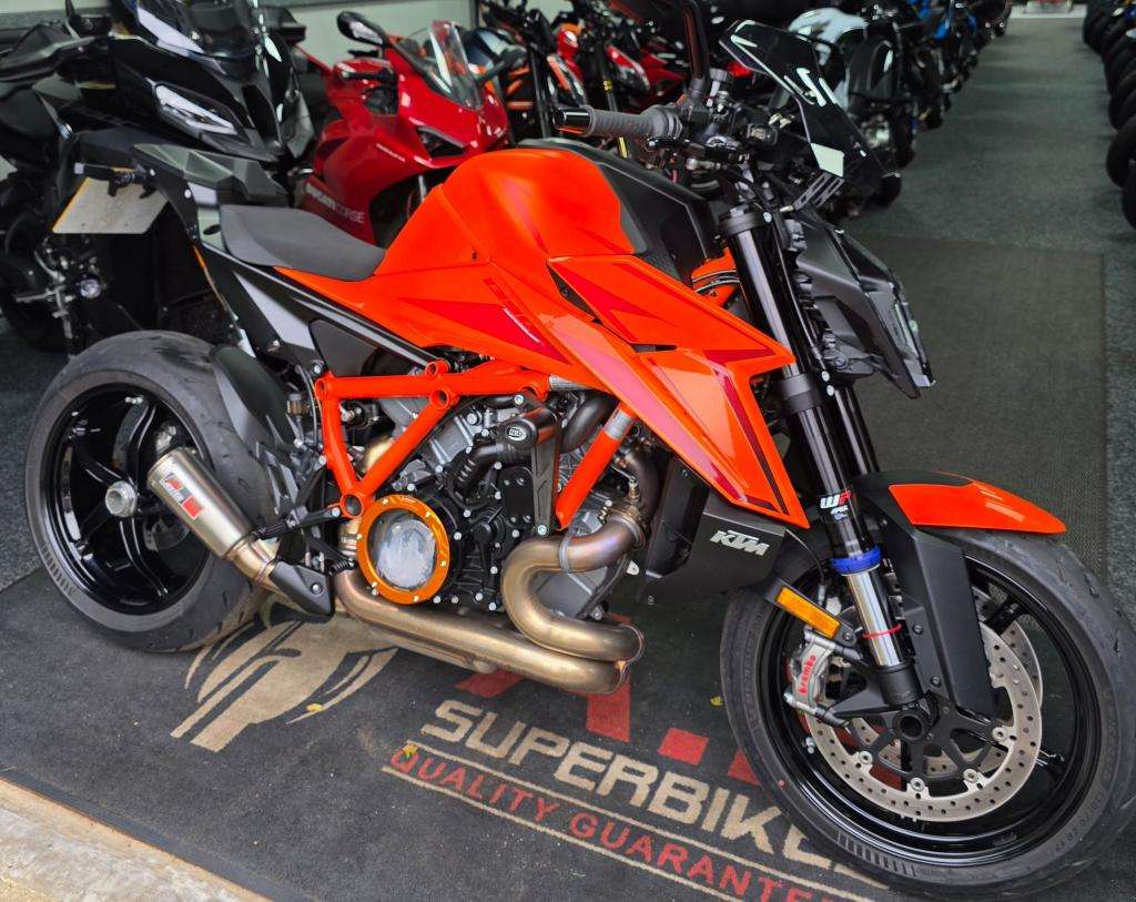 A 2026 KTM 1390 SUPERDUKE R Evo 24 A 2026 KTM 1390 SUPERDUKE R Evo 24