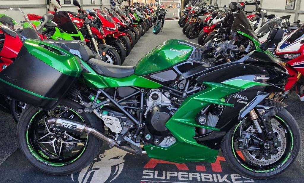 A 2020 KAWASAKI ZX 1002 BJF SX SE Ninja H2 Sx A 2020 KAWASAKI ZX 1002 BJF SX SE Ninja H2 Sx