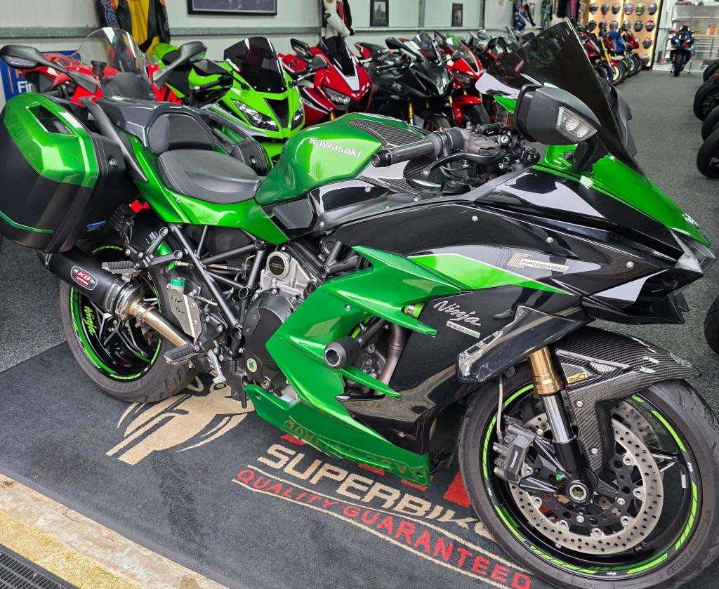 A 2020 KAWASAKI ZX 1002 BJF SX SE Ninja H2 Sx A 2020 KAWASAKI ZX 1002 BJF SX SE Ninja H2 Sx