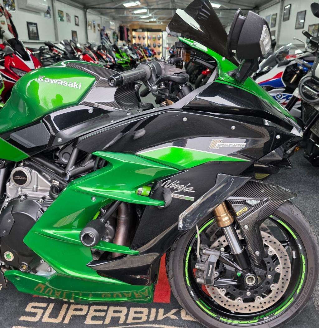 A 2020 KAWASAKI ZX 1002 BJF SX SE Ninja H2 Sx A 2020 KAWASAKI ZX 1002 BJF SX SE Ninja H2 Sx