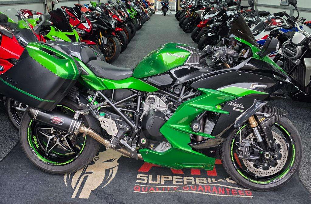 A 2020 KAWASAKI ZX 1002 BJF SX SE Ninja H2 Sx A 2020 KAWASAKI ZX 1002 BJF SX SE Ninja H2 Sx