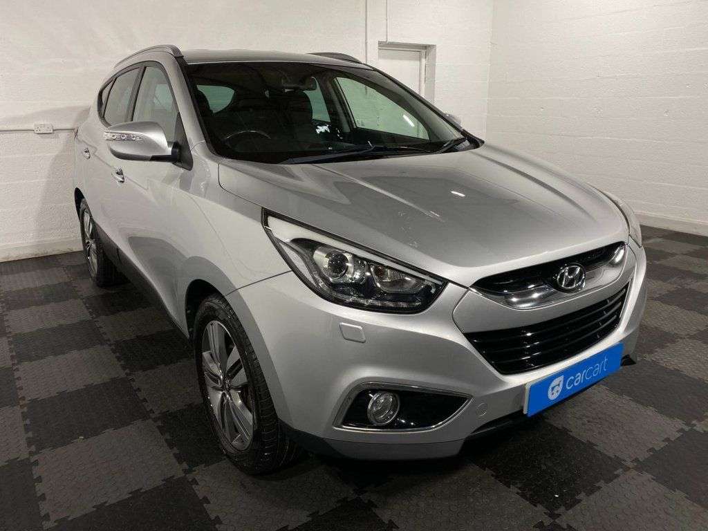A 2013 HYUNDAI IX35 2.0 CRDi Premium SUV 5dr Diesel Manual 4WD Euro 5 (134 bhp) A 2013 HYUNDAI IX35 2.0 CRDi Premium SUV 5dr Diesel Manual 4WD Euro 5 (134 bhp)
