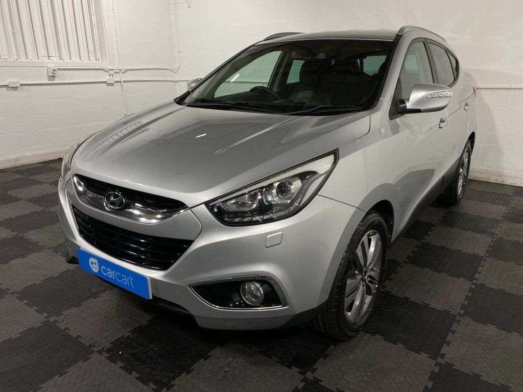 A 2013 HYUNDAI IX35 2.0 CRDi Premium SUV 5dr Diesel Manual 4WD Euro 5 (134 bhp) A 2013 HYUNDAI IX35 2.0 CRDi Premium SUV 5dr Diesel Manual 4WD Euro 5 (134 bhp)