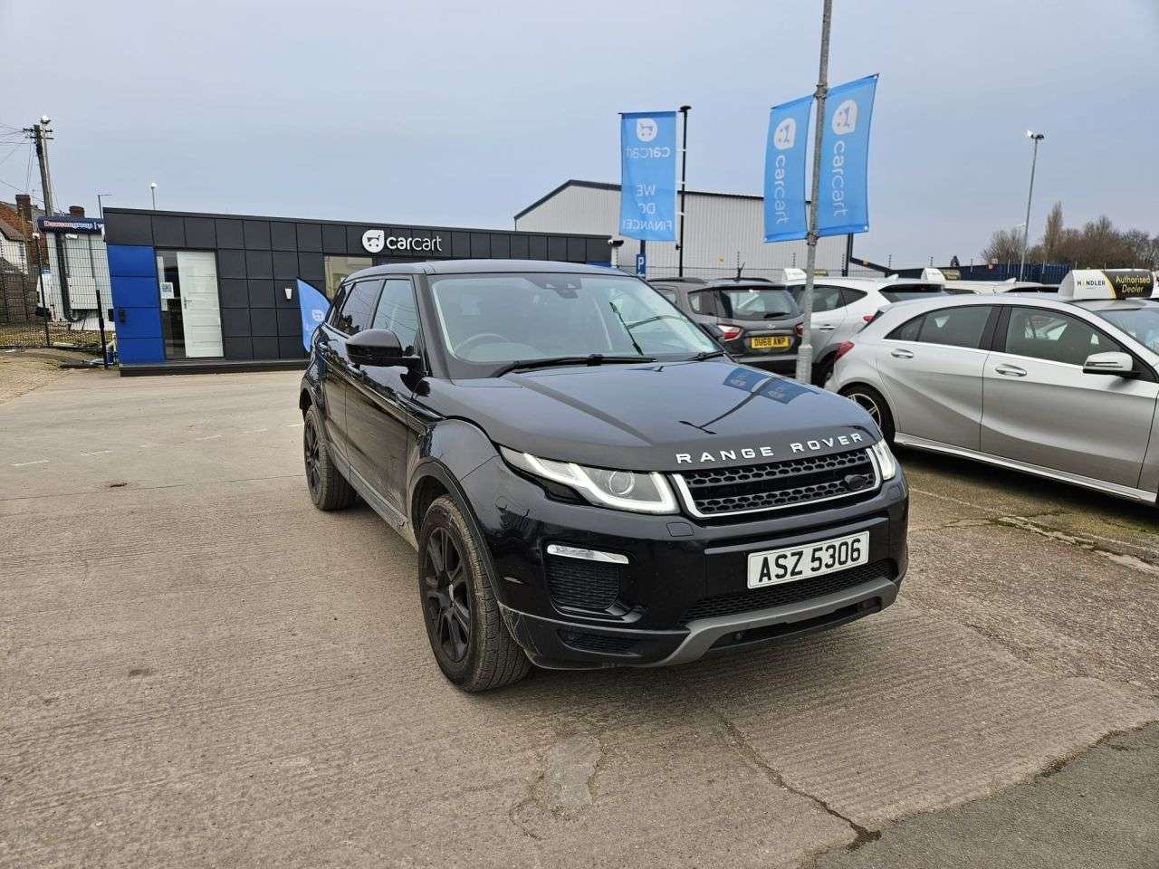 A 2017 LAND ROVER RANGE ROVER EVOQUE 2.0 TD4 SE Tech SUV 5dr Diesel Auto 4WD Euro 6 (s/s) (180 ps) (Rates starti A 2017 LAND ROVER RANGE ROVER EVOQUE 2.0 TD4 SE Tech SUV 5dr Diesel Auto 4WD Euro 6 (s/s) (180 ps) (Rates starti