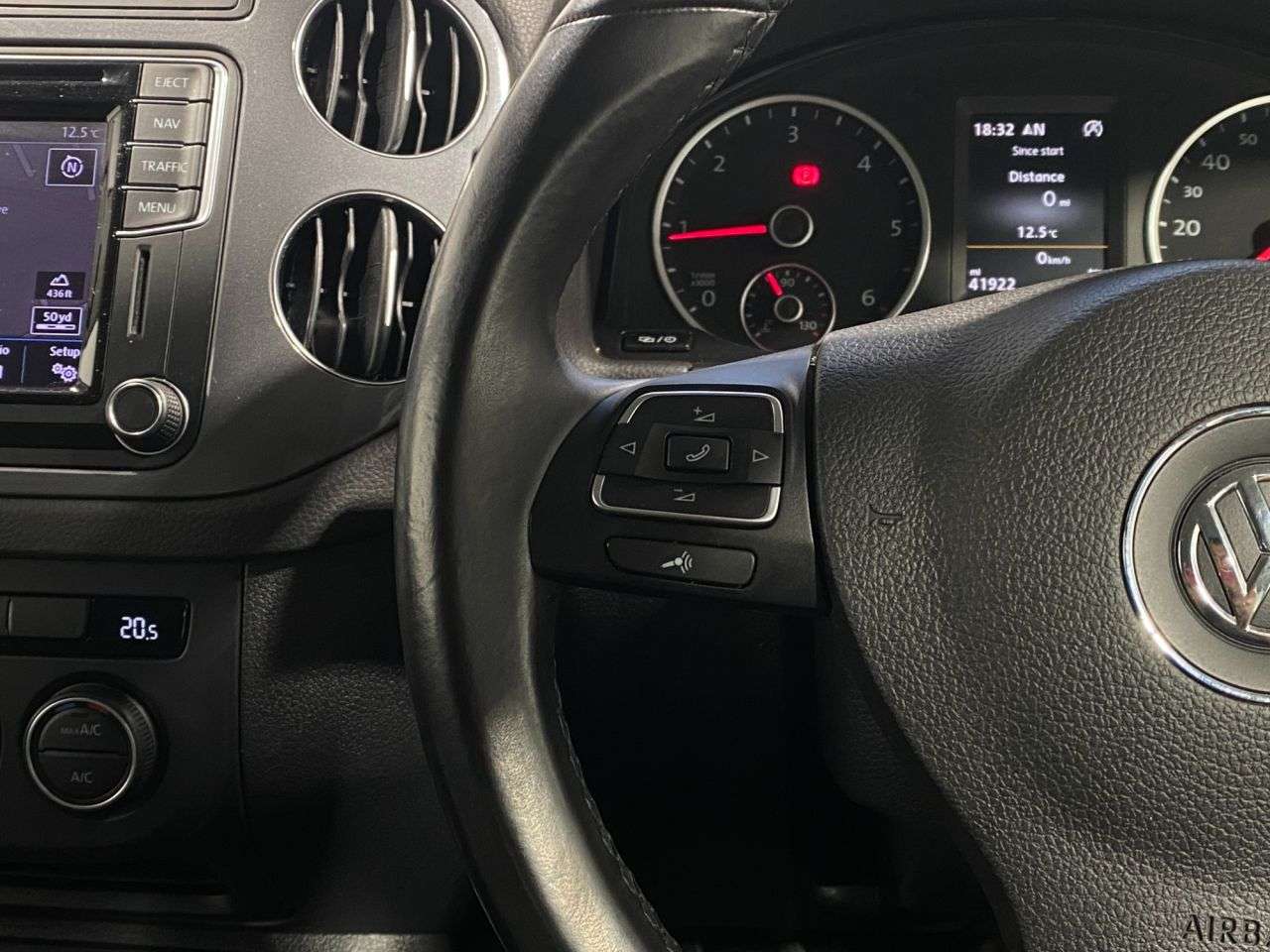 2015 VOLKSWAGEN TIGUAN 2015 VOLKSWAGEN TIGUAN