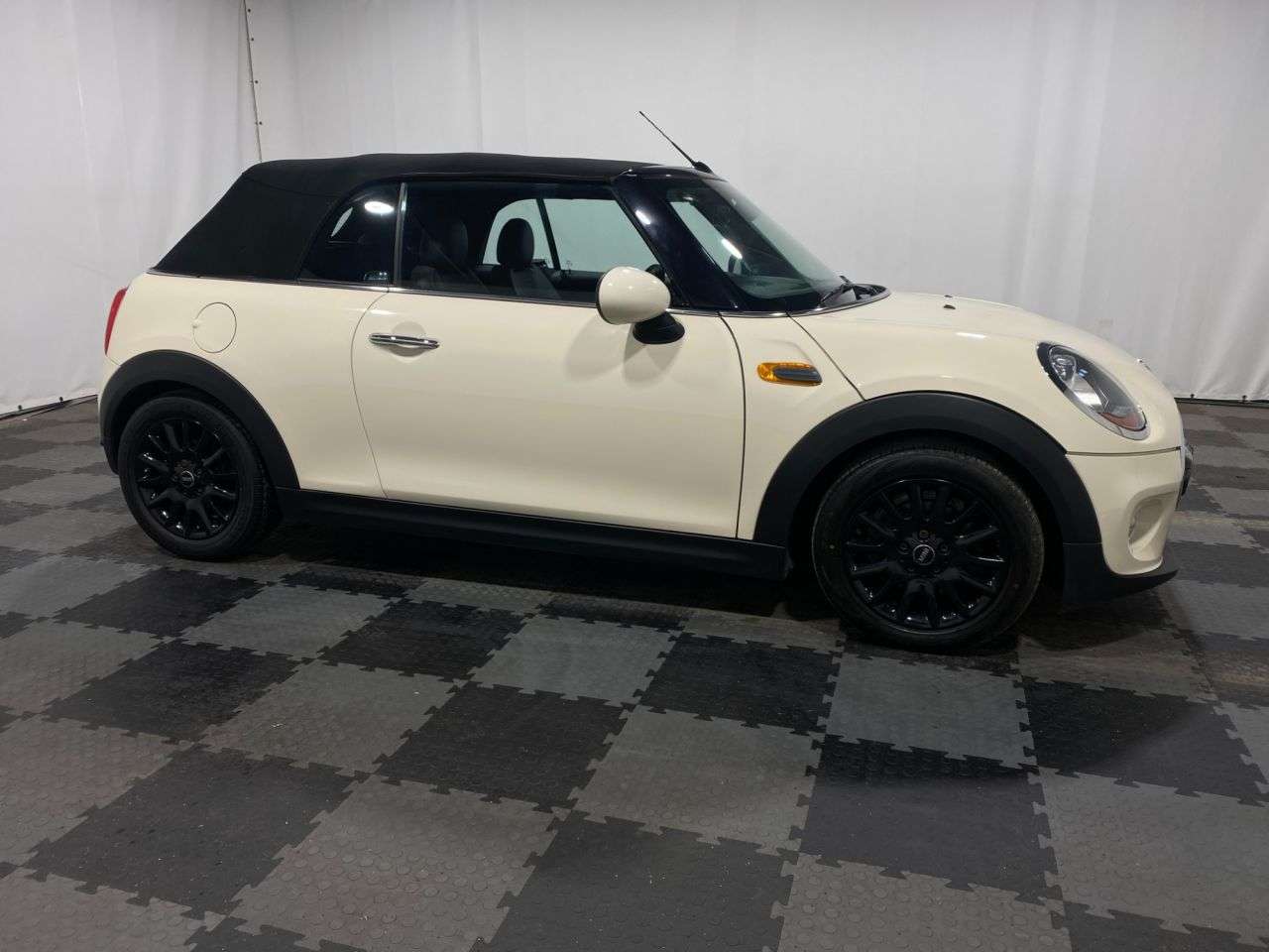 2016 MINI CONVERTIBLE 2016 MINI CONVERTIBLE