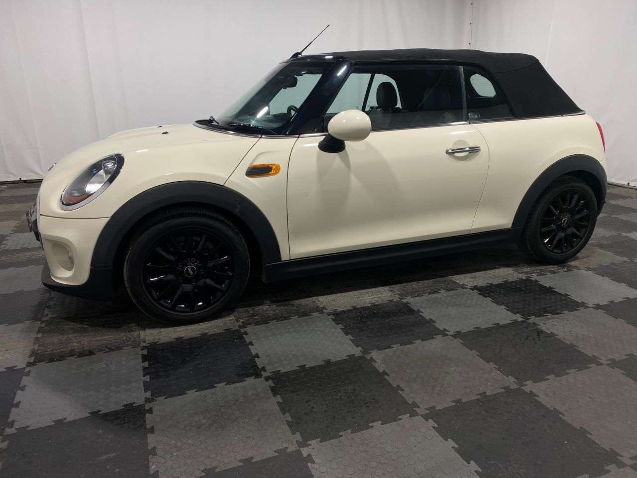 2016 MINI CONVERTIBLE 2016 MINI CONVERTIBLE