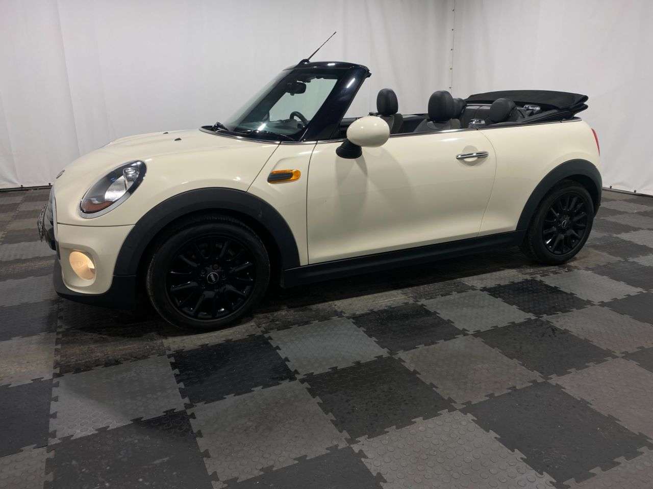 2016 MINI CONVERTIBLE 2016 MINI CONVERTIBLE