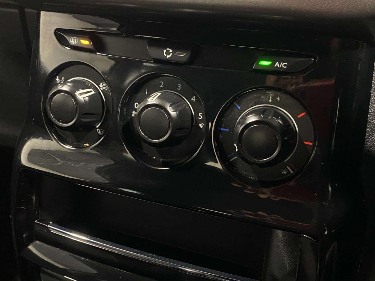 2017 DS AUTOMOBILES DS 3 2017 DS AUTOMOBILES DS 3