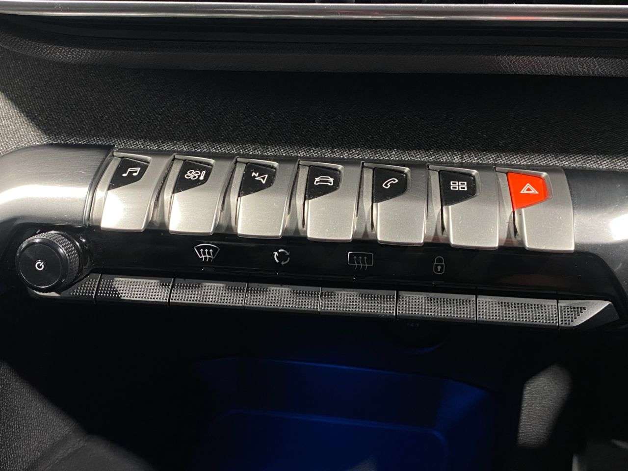 2017 PEUGEOT 3008 2017 PEUGEOT 3008