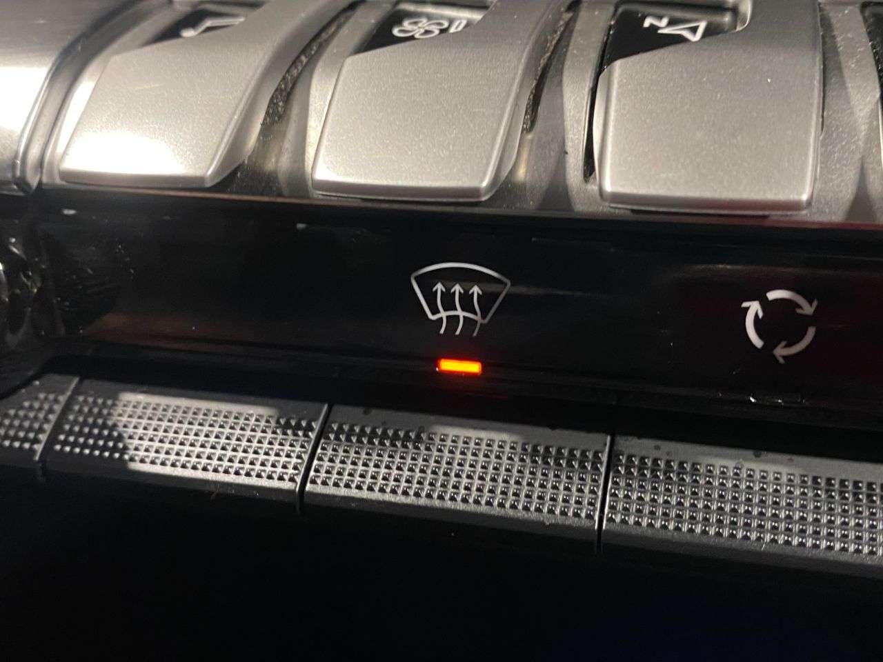 2017 PEUGEOT 3008 2017 PEUGEOT 3008