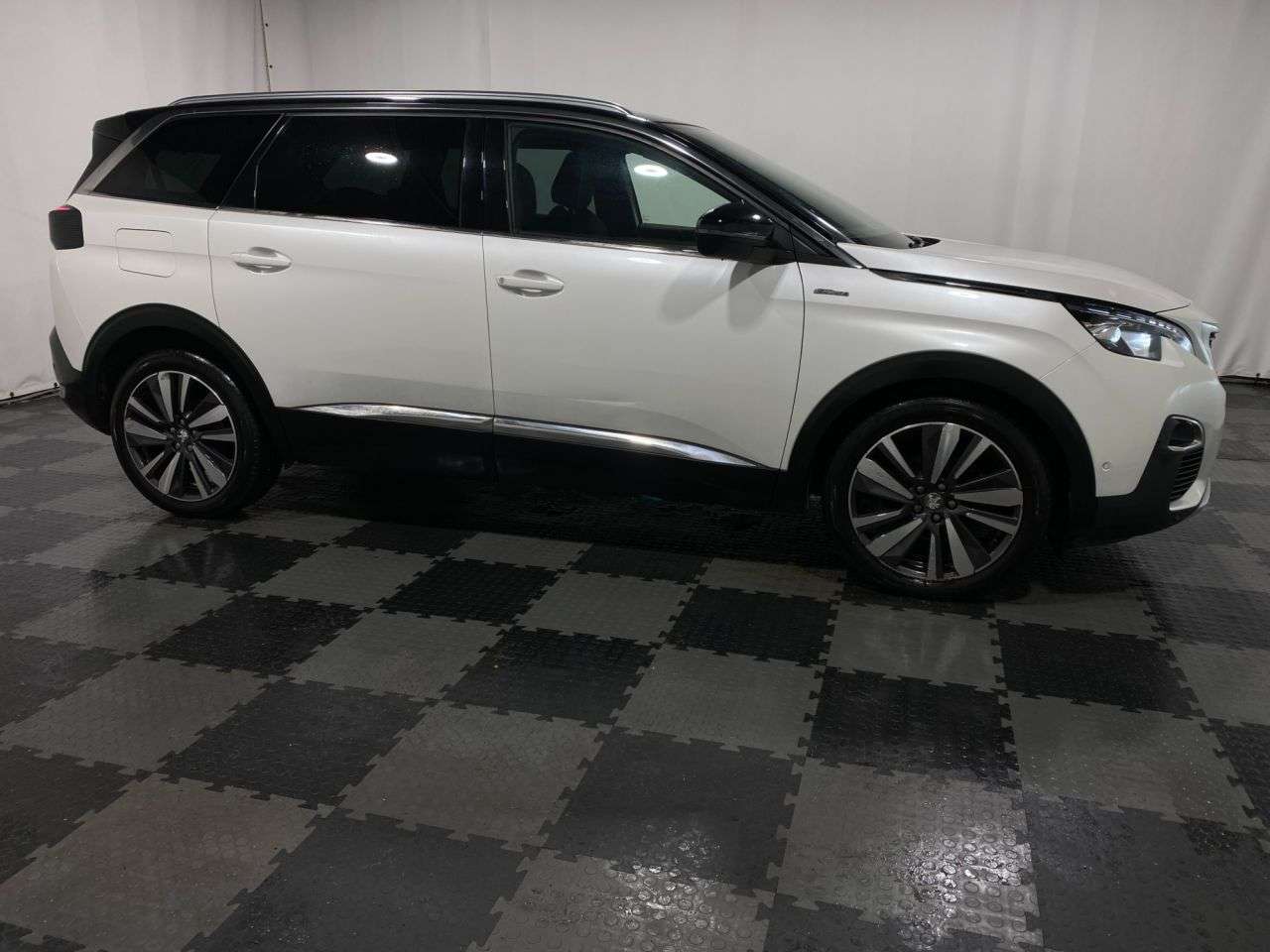 2018 PEUGEOT 5008 2018 PEUGEOT 5008