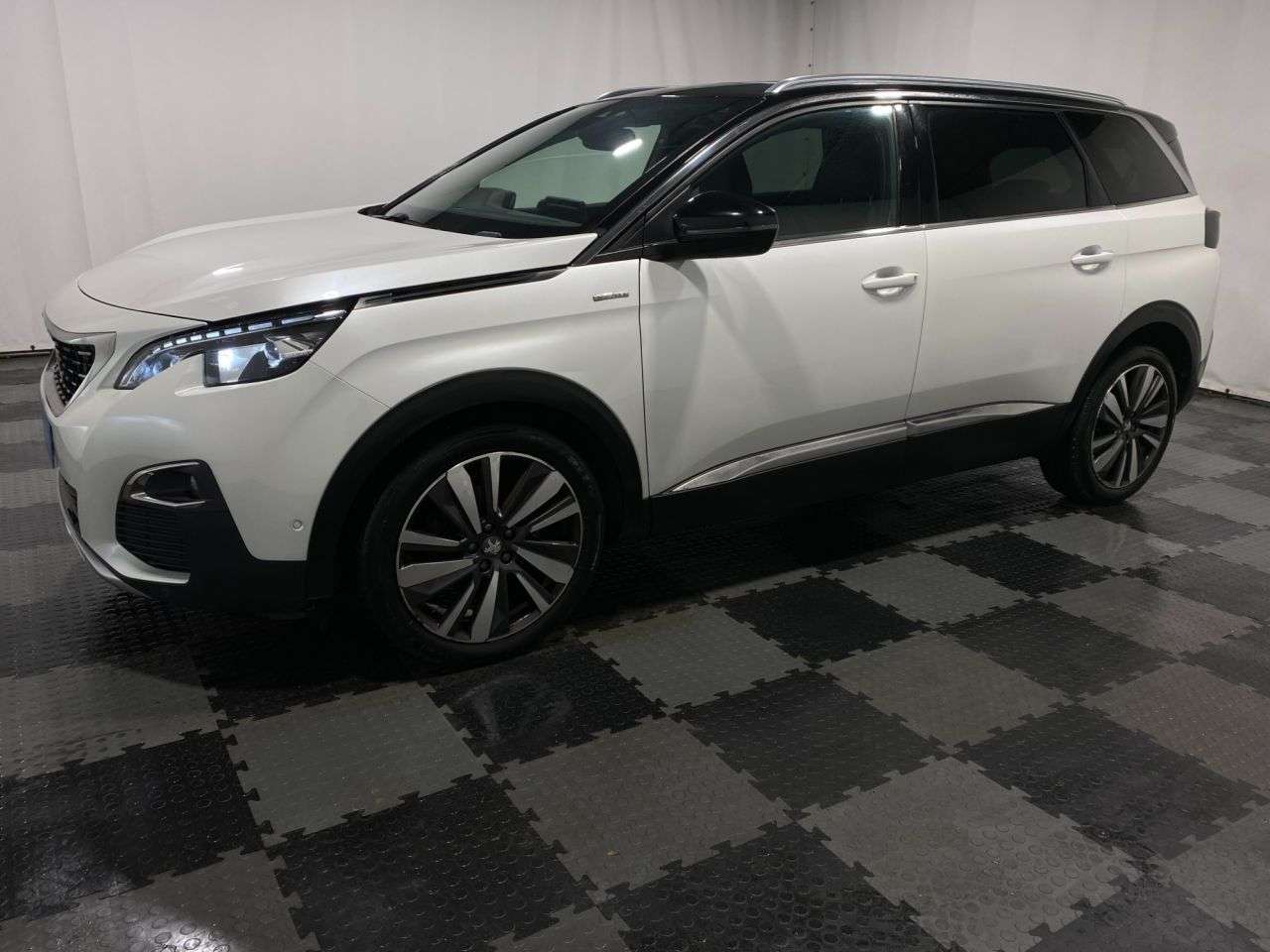 2018 PEUGEOT 5008 2018 PEUGEOT 5008