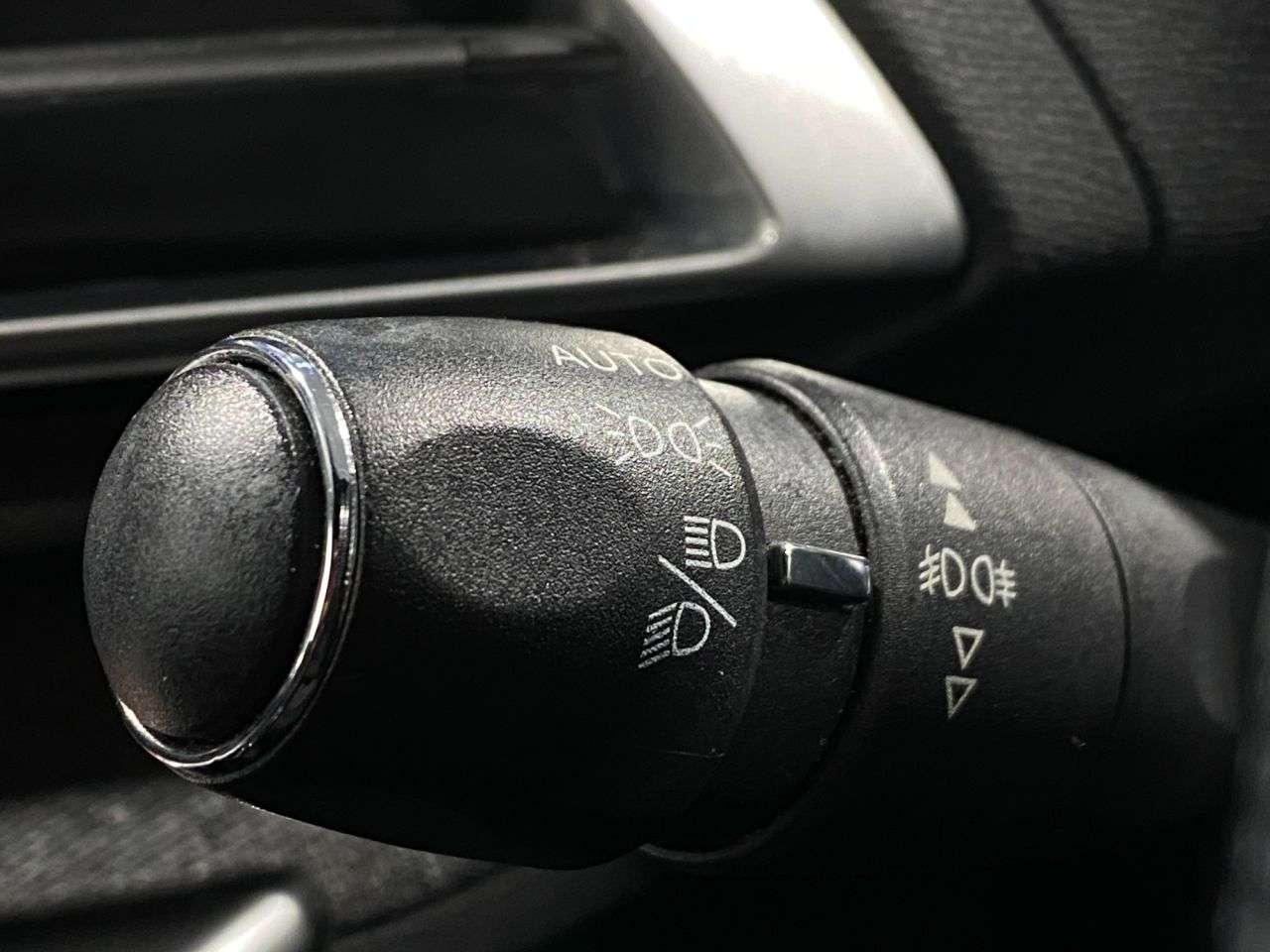 2018 PEUGEOT 5008 2018 PEUGEOT 5008