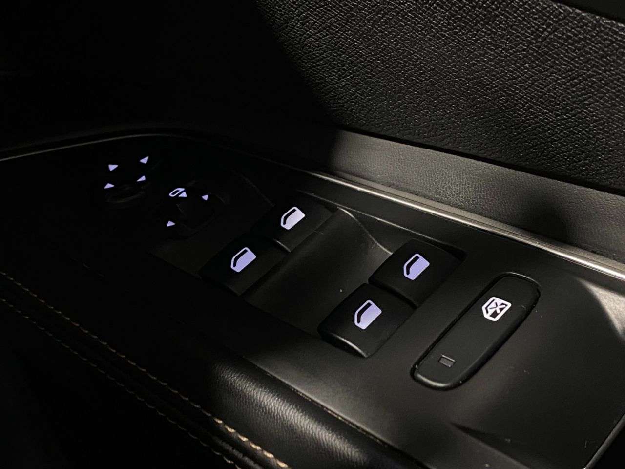 2018 PEUGEOT 5008 2018 PEUGEOT 5008