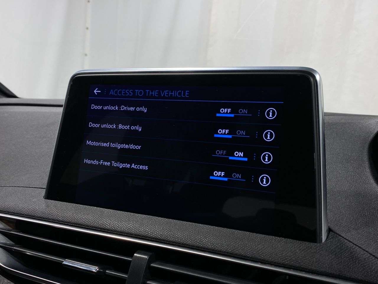 2018 PEUGEOT 5008 2018 PEUGEOT 5008