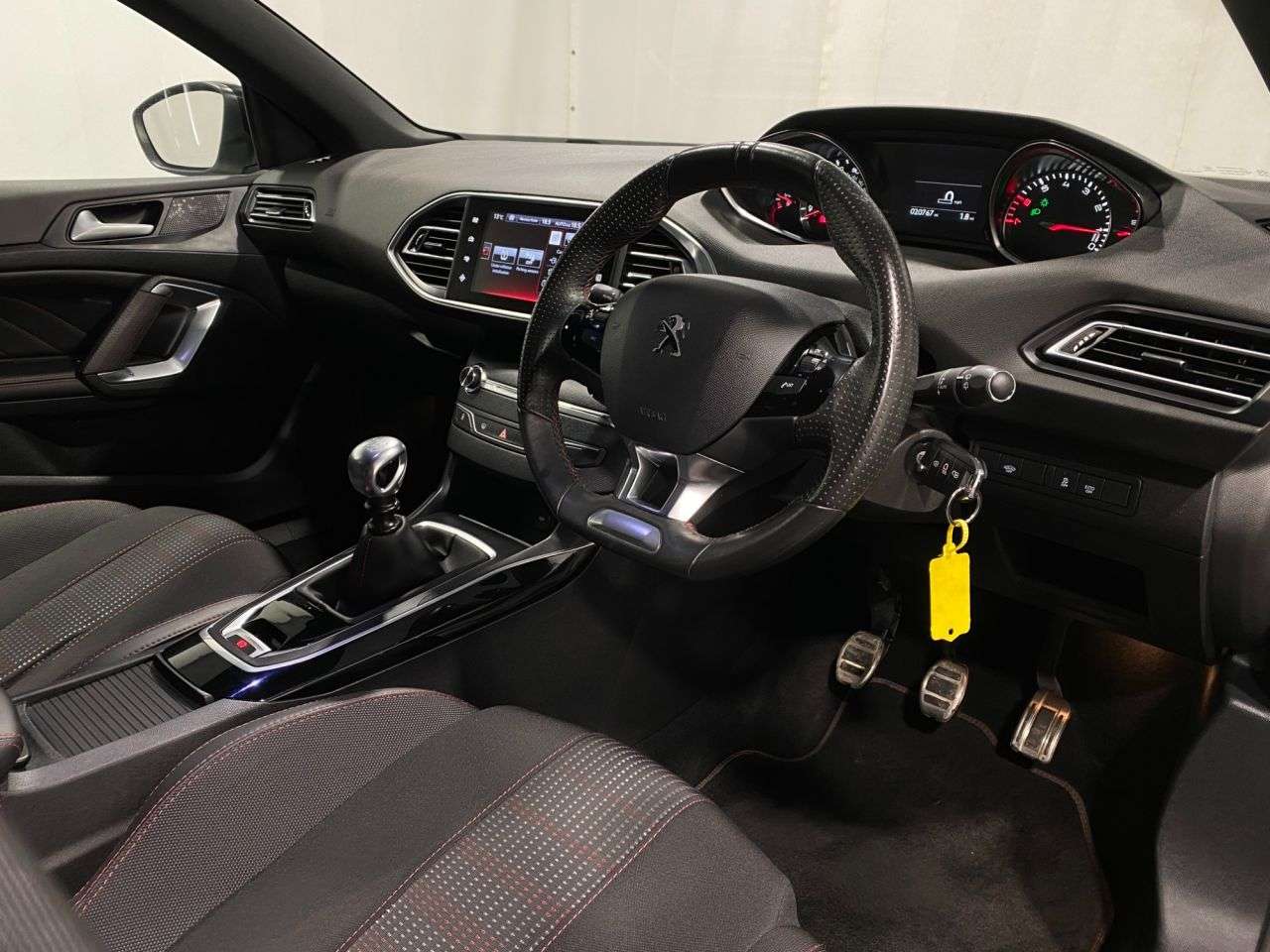 2017 PEUGEOT 308 2017 PEUGEOT 308