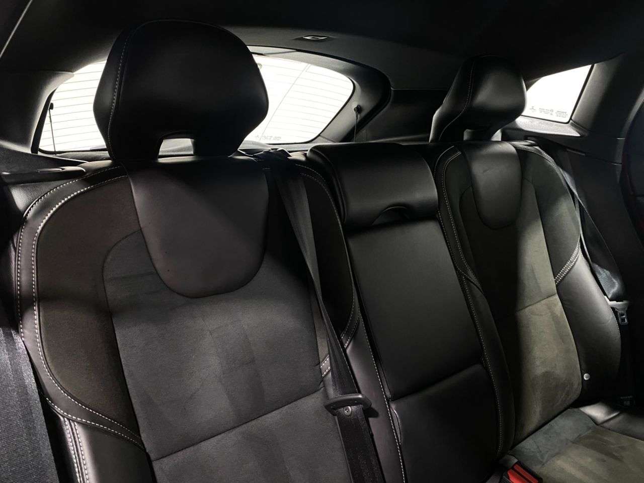 2017 VOLVO V40 2017 VOLVO V40