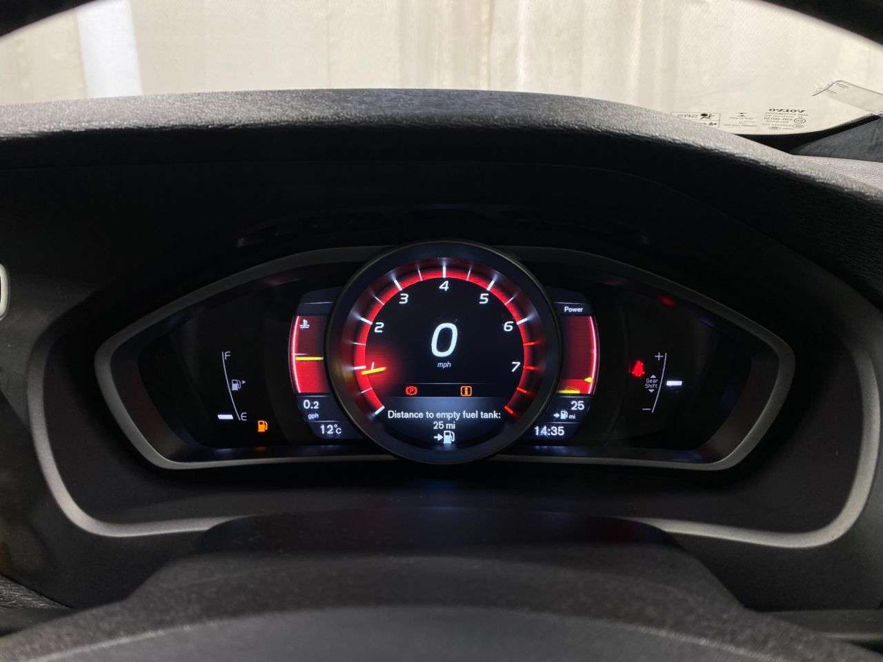 2017 VOLVO V40 2017 VOLVO V40