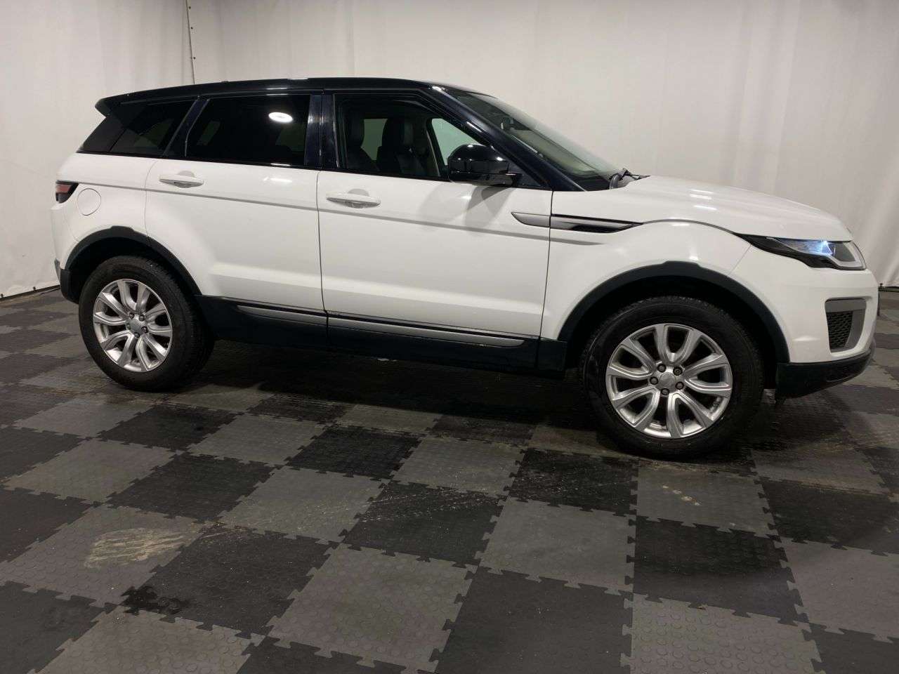 2015 LAND ROVER RANGE ROVER EVOQUE 2015 LAND ROVER RANGE ROVER EVOQUE