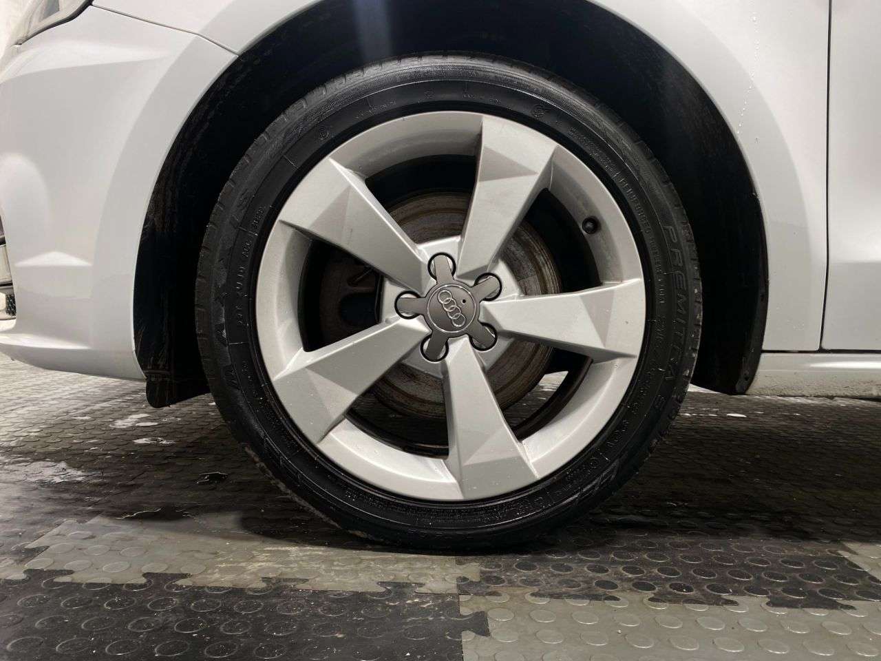 2016 AUDI A1 2016 AUDI A1