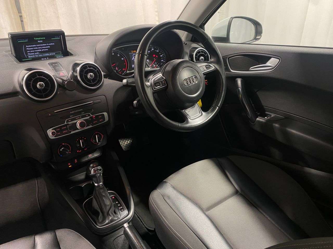 2016 AUDI A1 2016 AUDI A1
