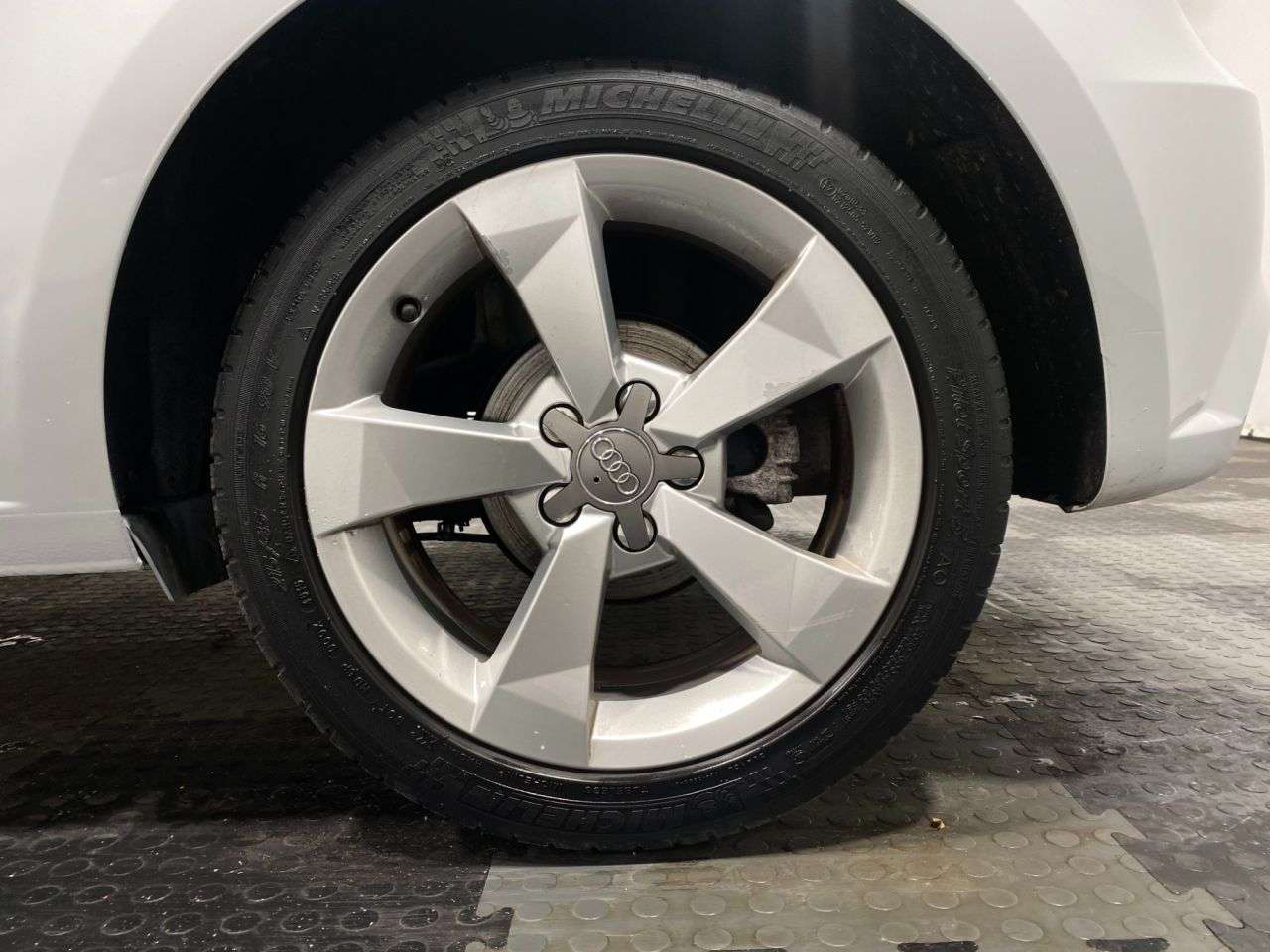 2016 AUDI A1 2016 AUDI A1