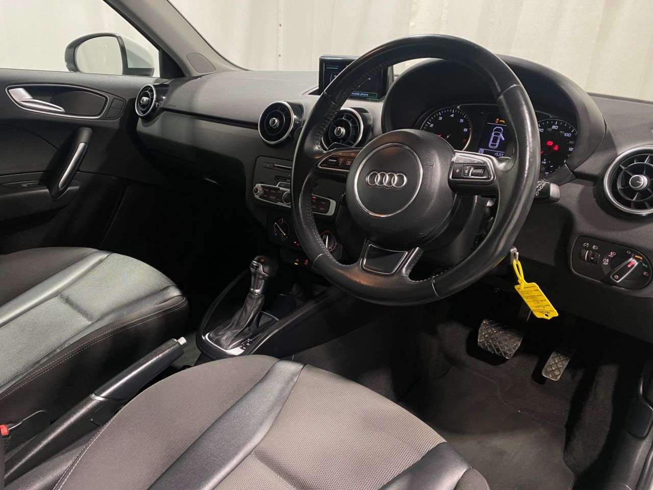 2016 AUDI A1 2016 AUDI A1