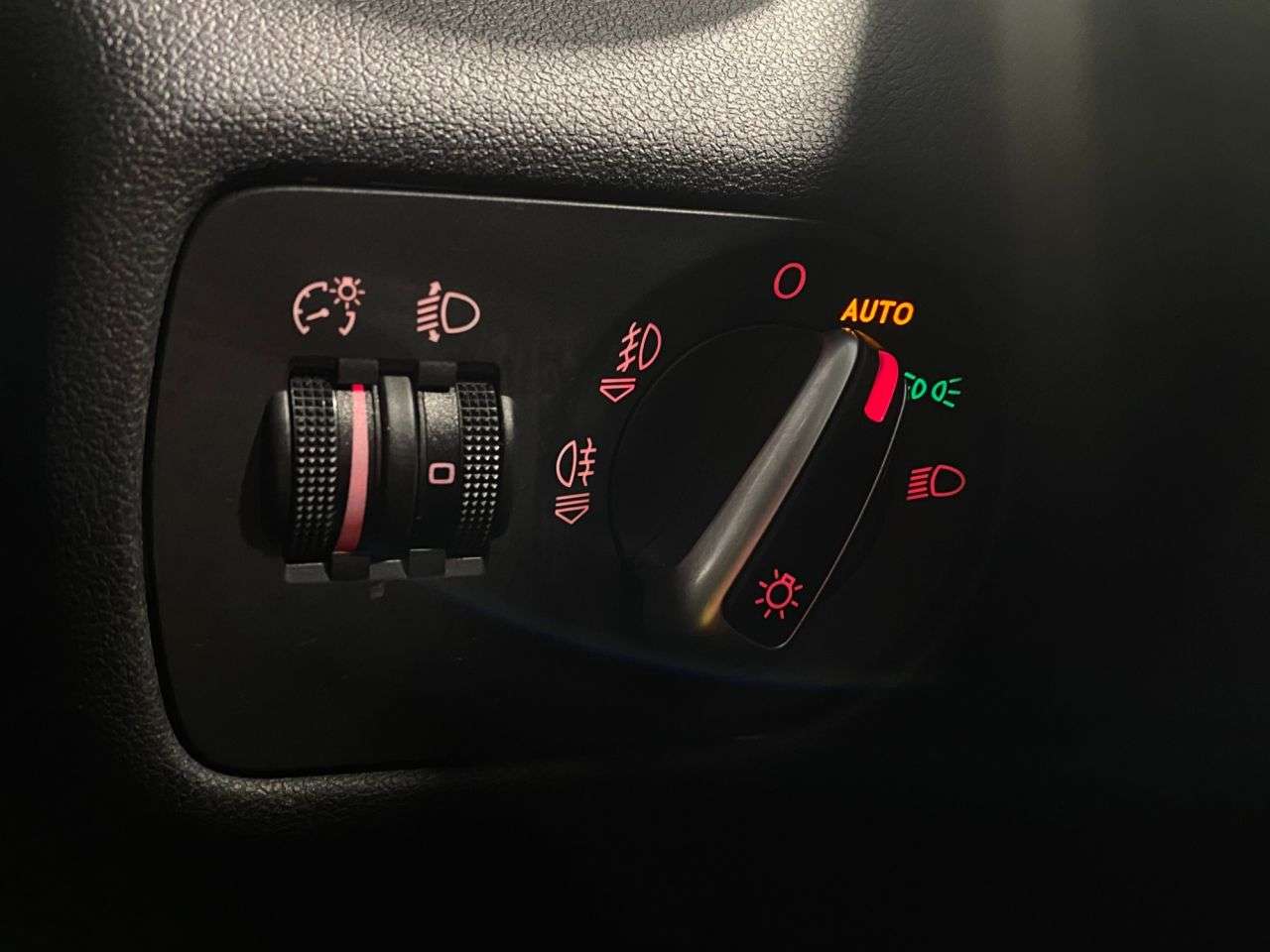 2016 AUDI A1 2016 AUDI A1