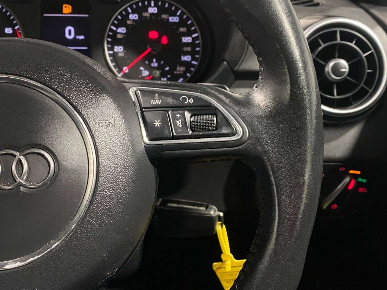 2016 AUDI A1 2016 AUDI A1