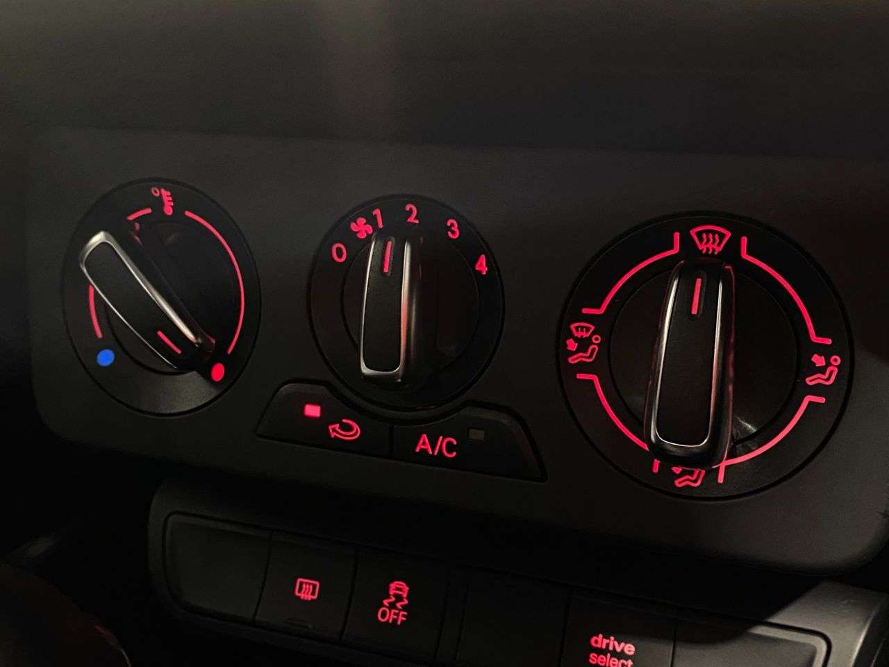 2016 AUDI A1 2016 AUDI A1