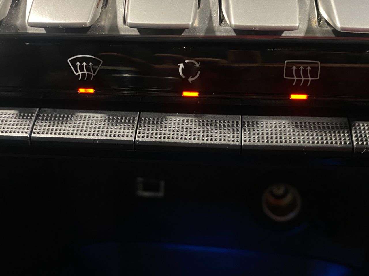 2018 PEUGEOT 3008 2018 PEUGEOT 3008