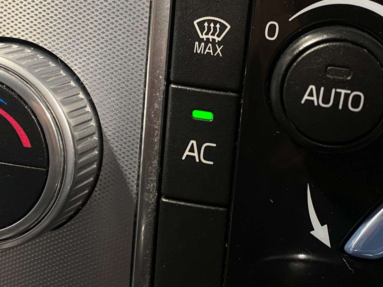 2016 VOLVO XC60 2016 VOLVO XC60