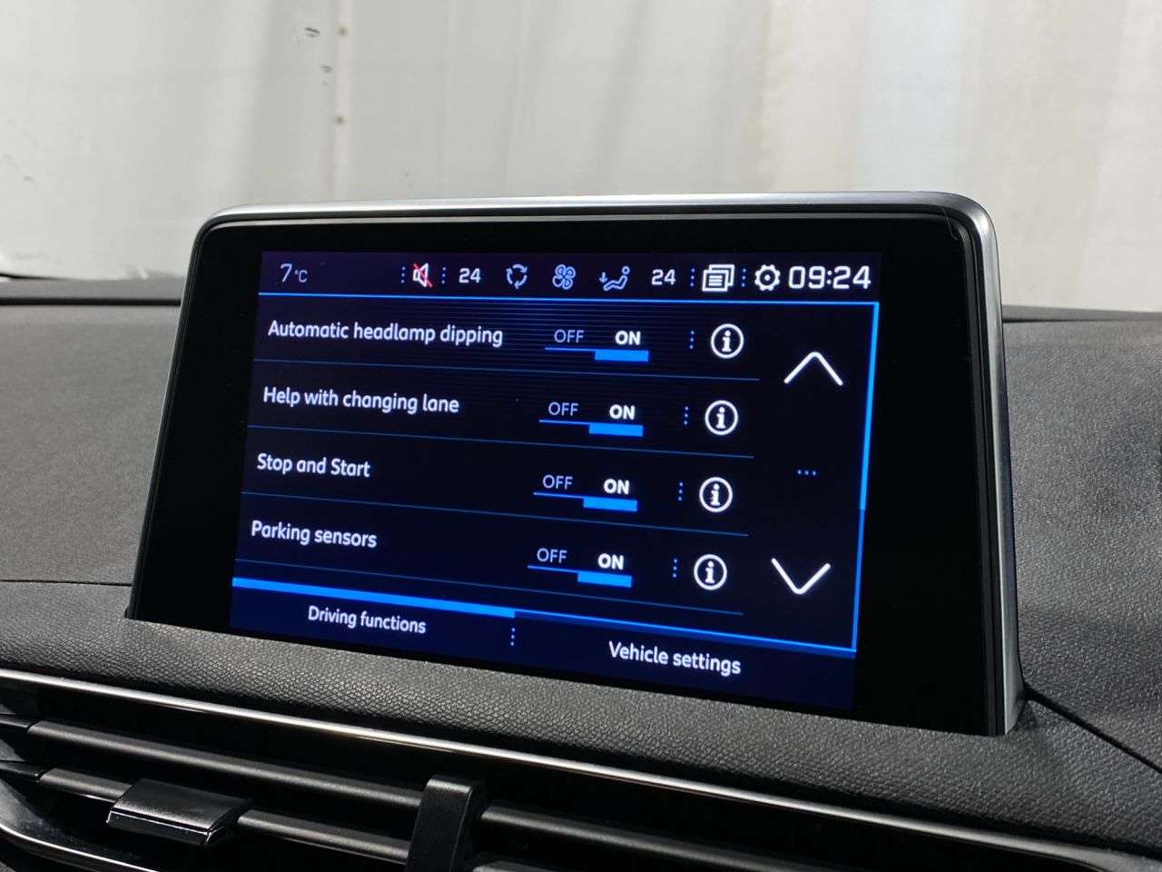 2019 PEUGEOT 3008 2019 PEUGEOT 3008