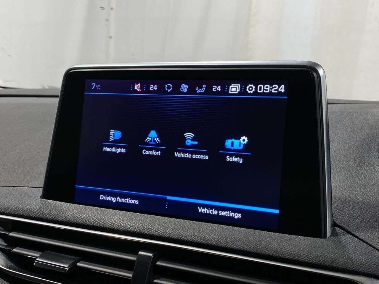 2019 PEUGEOT 3008 2019 PEUGEOT 3008