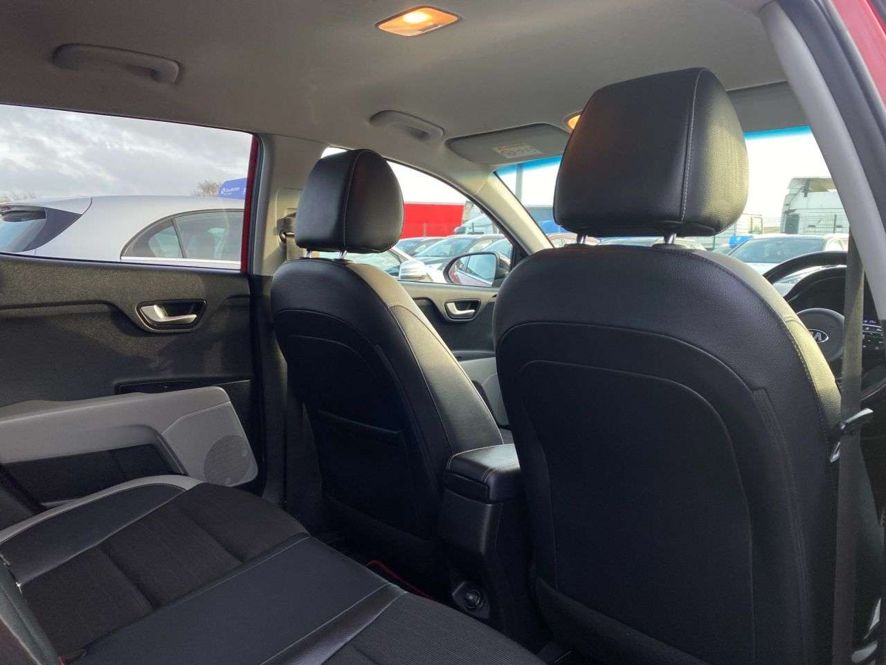 2017 KIA STONIC 2017 KIA STONIC