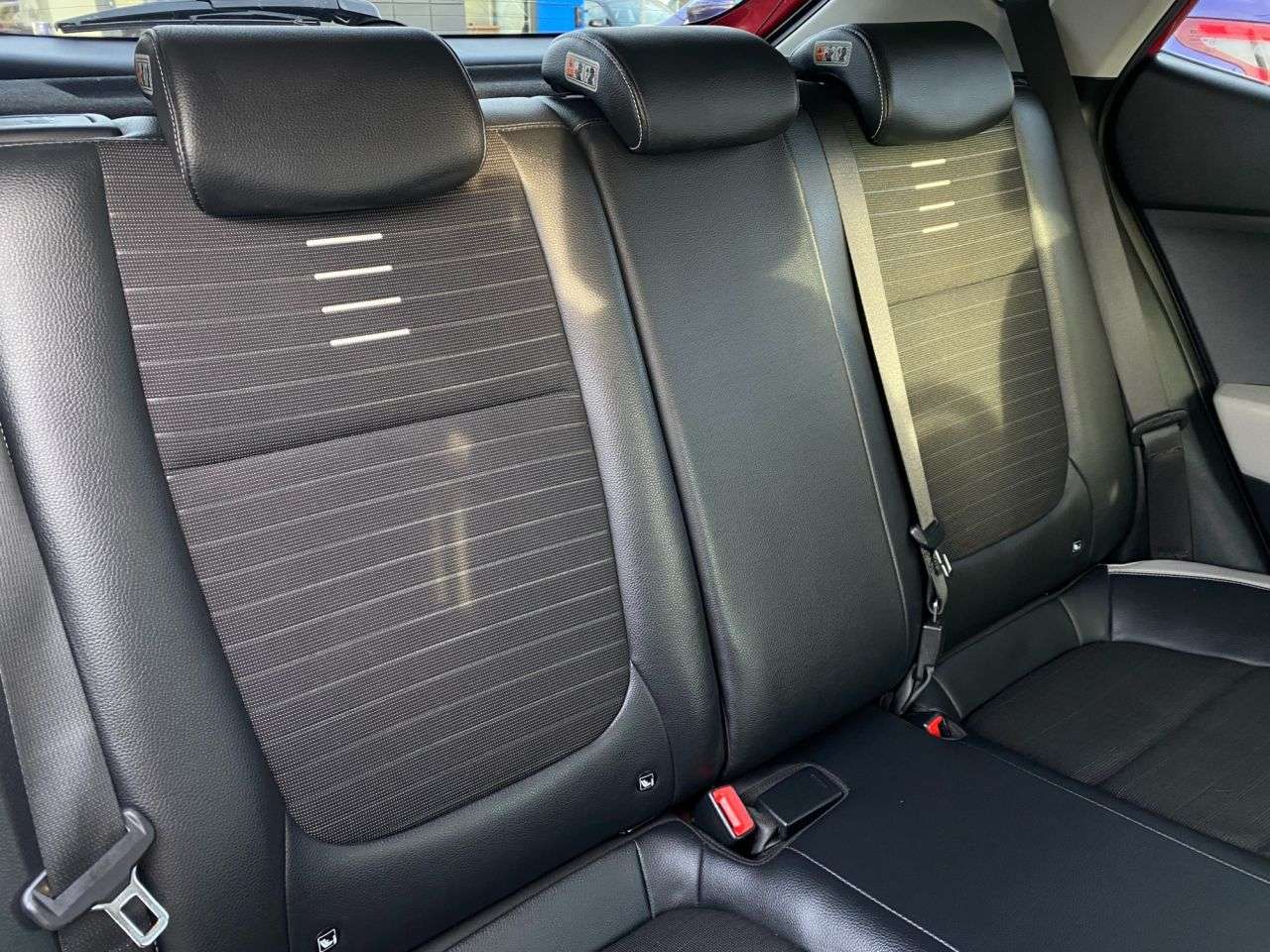 2017 KIA STONIC 2017 KIA STONIC