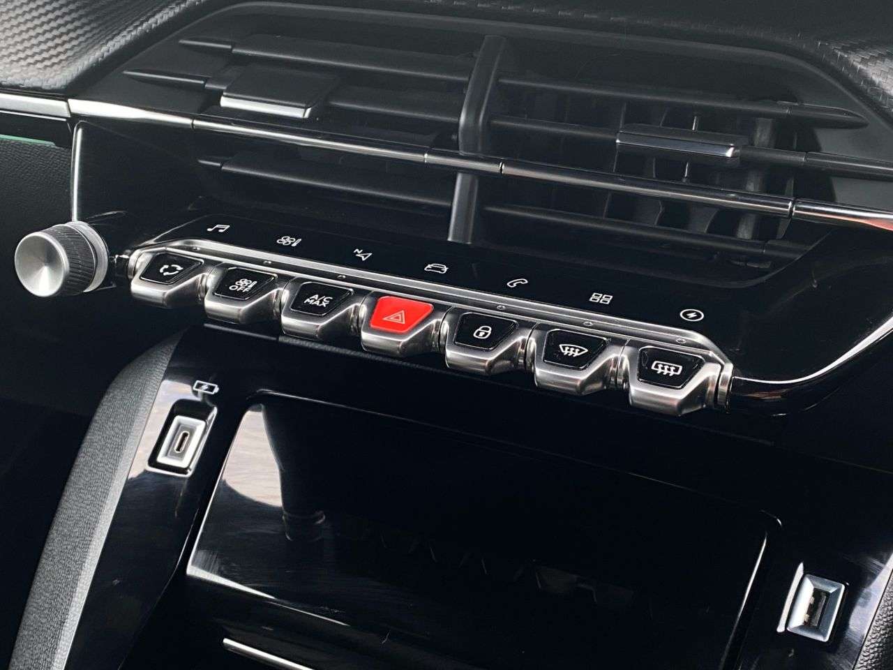 2021 PEUGEOT E-208 2021 PEUGEOT E-208