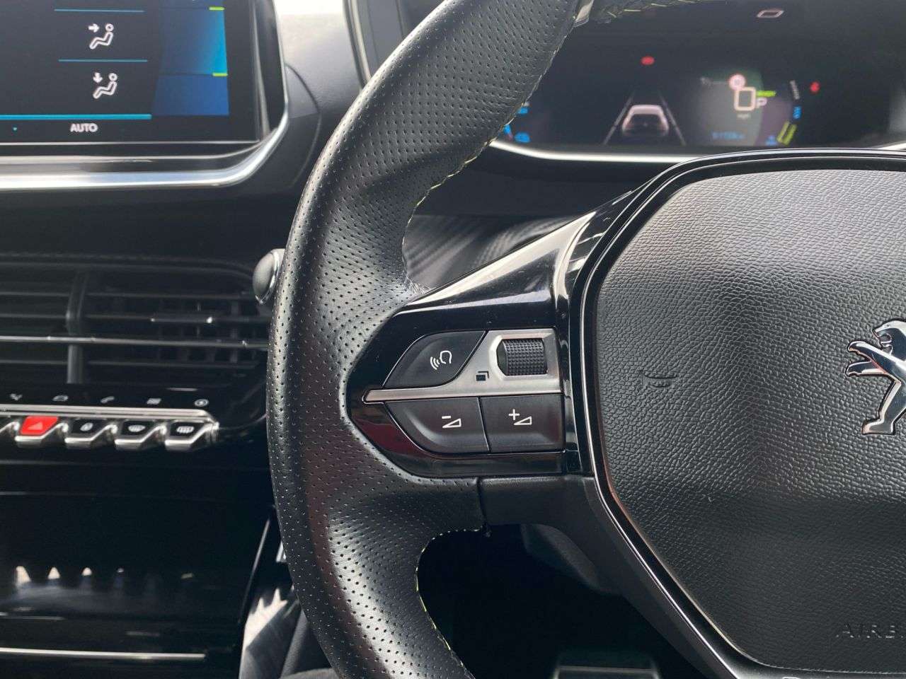 2021 PEUGEOT E-208 2021 PEUGEOT E-208