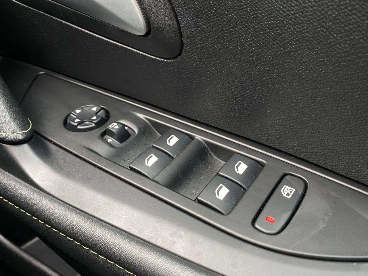 2021 PEUGEOT E-208 2021 PEUGEOT E-208