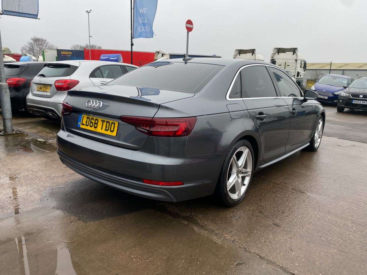 2018 AUDI A4 2018 AUDI A4