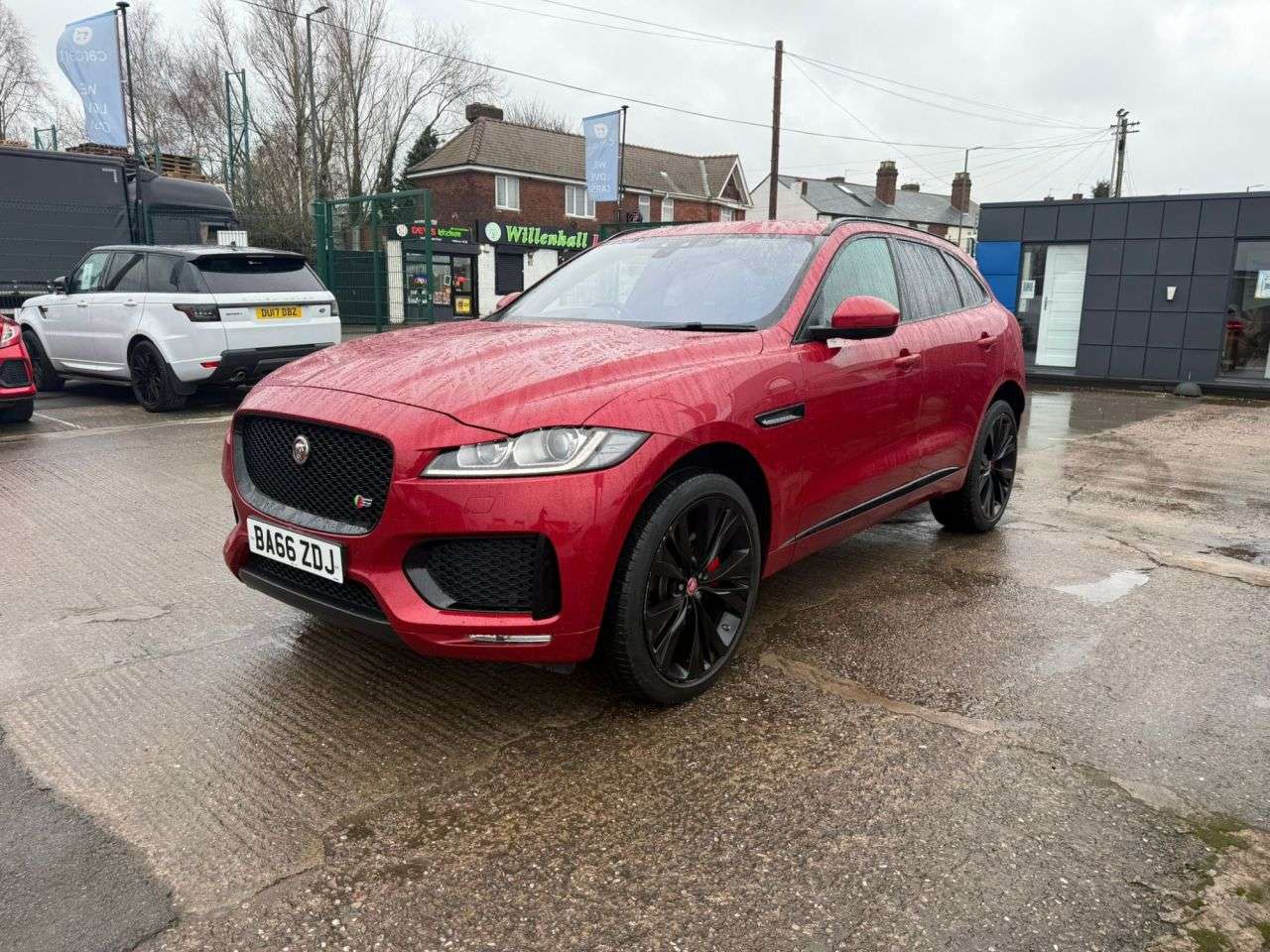 A 2017 JAGUAR F-PACE 3.0 D300 V6 S SUV 5dr Diesel Auto AWD Euro 6 (s/s) (300 ps) (Rates starting A 2017 JAGUAR F-PACE 3.0 D300 V6 S SUV 5dr Diesel Auto AWD Euro 6 (s/s) (300 ps) (Rates starting