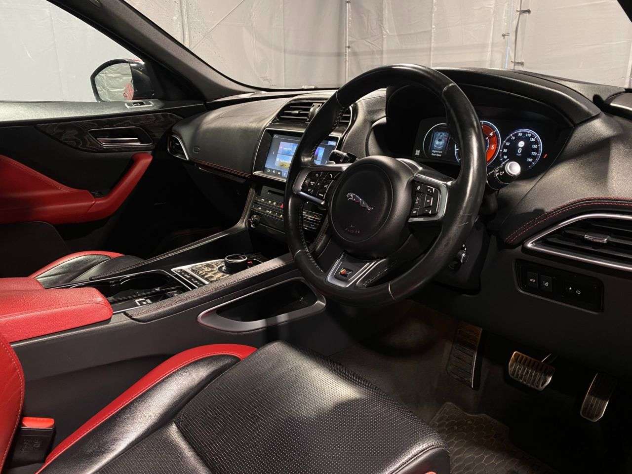 2017 JAGUAR F-PACE 2017 JAGUAR F-PACE